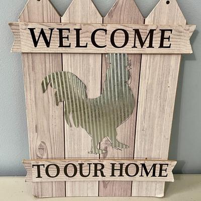 Mixed 29pc lot of small roosters + sign