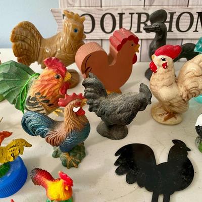 Mixed 29pc lot of small roosters + sign