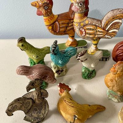Mixed 24pc lot of roosters