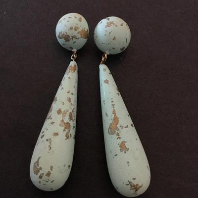 Cool vintage mint green & gold long dangle earrings