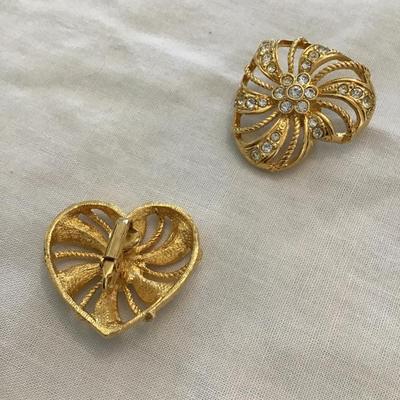 Vintage gold tone, heart shaped Avon earrings clip on