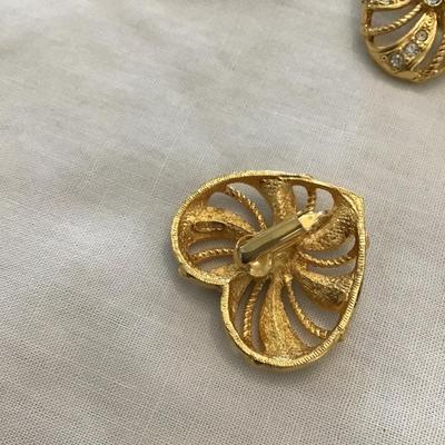 Vintage gold tone, heart shaped Avon earrings clip on