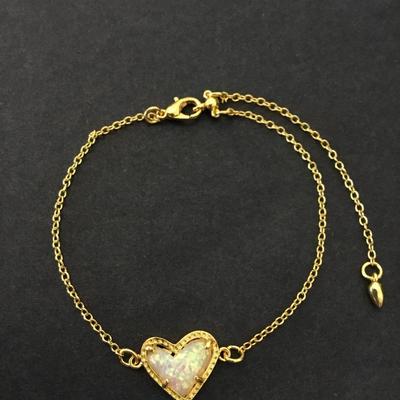 Beautiful Kendra Scott bracelet opal heart