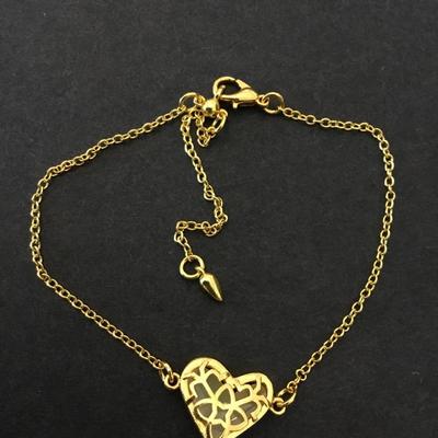 Beautiful Kendra Scott bracelet opal heart