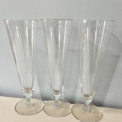 Mixed lot of 17 beer glasses
