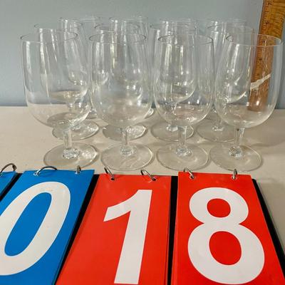 Lot of 12 wine glasses/goblets
