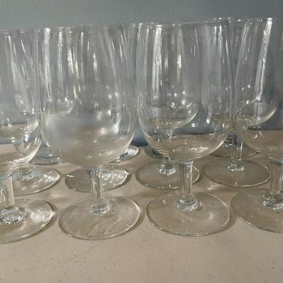 Lot of 12 wine glasses/goblets