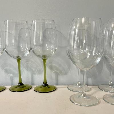 Mixed lot of 7 wine glasses