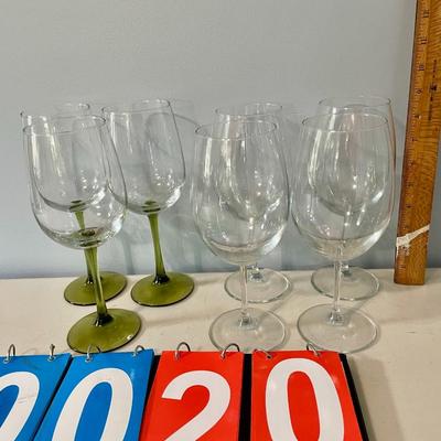 Mixed lot of 7 wine glasses