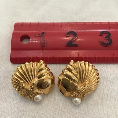 Sale Photo Thumbnail #93: Beautiful gold tone, vintage Avon earrings. Please see attached photos.