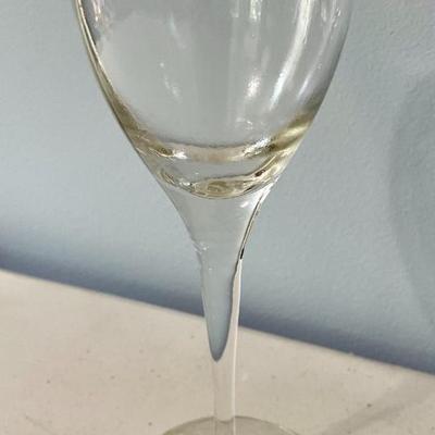 Lot of 8 white wine glasses