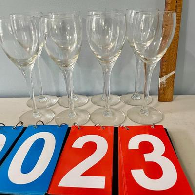Lot of 8 white wine glasses