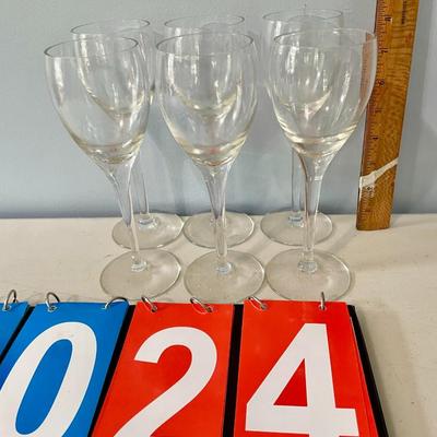 Lot of 6 white wine glasses