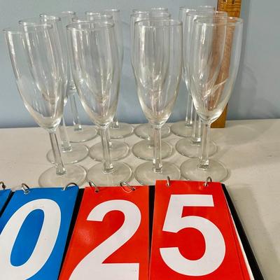 Lot of 12 champagne flutes
