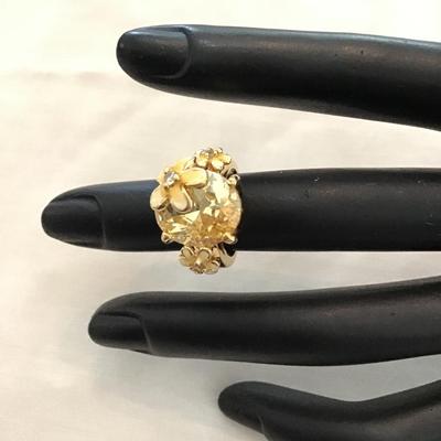 Sale Photo Thumbnail #112: Beautiful gold tone, vintage fashion ring nice with rhinestone and enamel flowers. Size 5 please see attached photos.