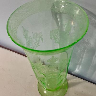 Vintage etched uranium Depression glass vase