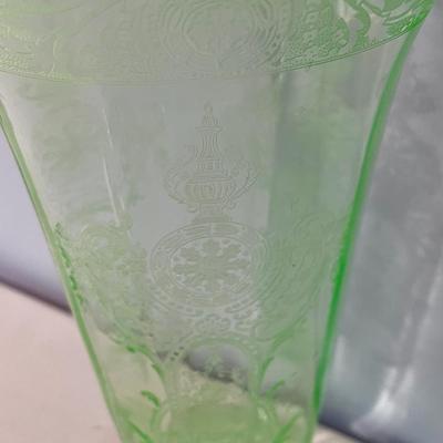 Vintage etched uranium Depression glass vase