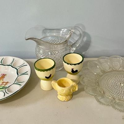 Mixed lot of rooster egg plates/cups + clear hobnail egg plate
