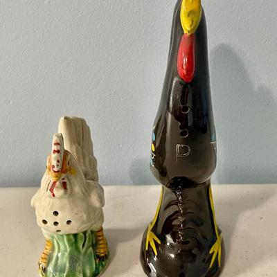 Vintage ceramic rooster + hen salt & pepper shakers + cork
