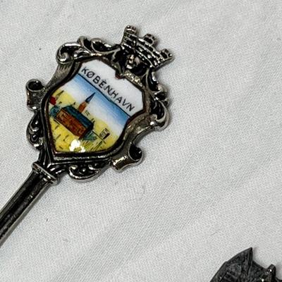 Lot 523 Collector spoons