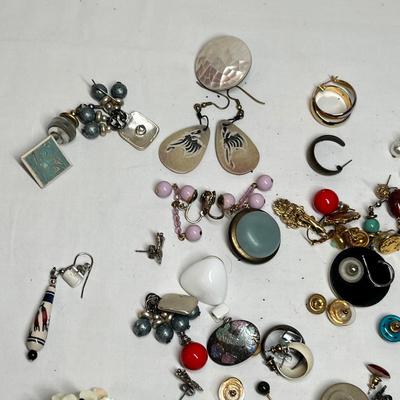 Lot 527 Lot #10 Jewelry Assorted/ Earrings