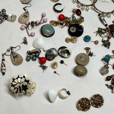 Lot 527 Lot #10 Jewelry Assorted/ Earrings