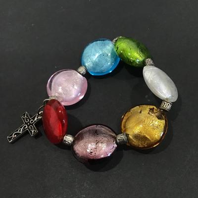 Pretty vintage glass bead bracelet