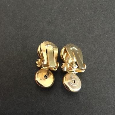 Beautiful gold tone, rhinestone clip on earrings