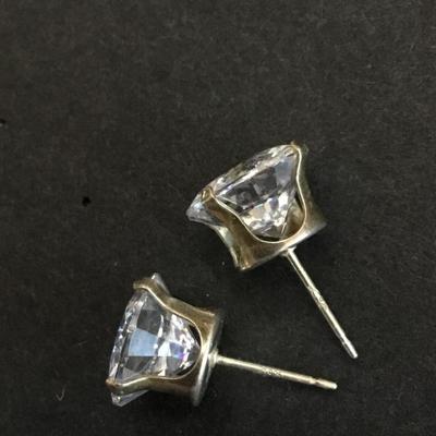 Large Gorgeous vintage, 925 sterling silver crystal round stud earrings very nice