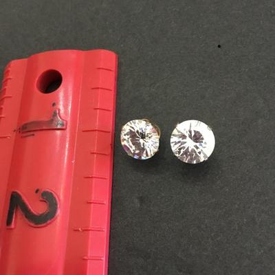 Large Gorgeous vintage, 925 sterling silver crystal round stud earrings very nice
