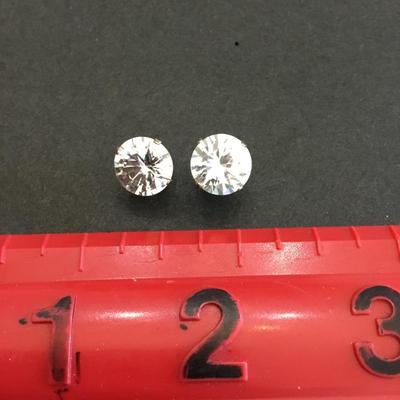 Large Gorgeous vintage, 925 sterling silver crystal round stud earrings very nice