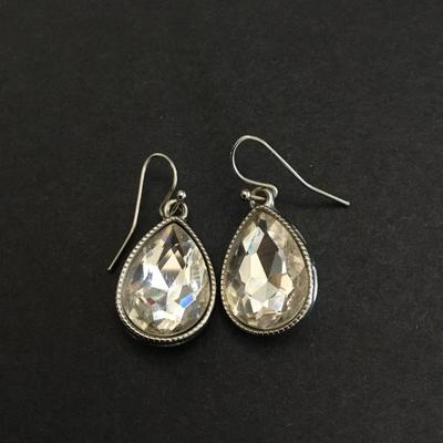 Beautiful dangle crystal earrings