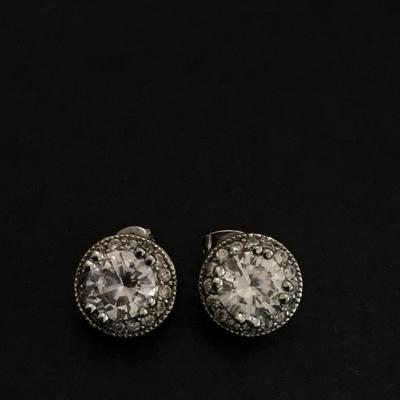 Beautiful crystal stud earrings