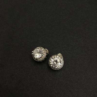 Beautiful crystal stud earrings