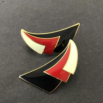 Cool vintage enamel earrings