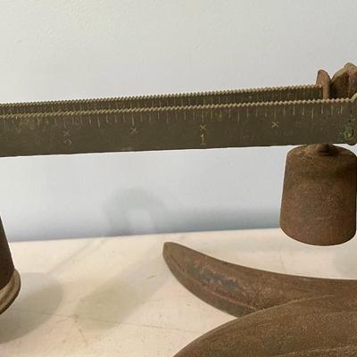 Antique Buffalo Scale Works mercantile/general store scale with weights