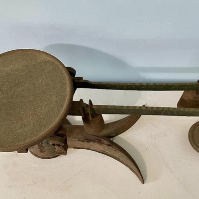 Antique Buffalo Scale Works mercantile/general store scale with weights