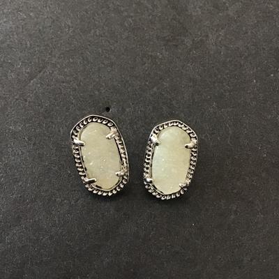 Kendra Scott Ellie Silver stud and iridescent drusy