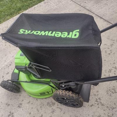 Greenworks Battery Operated 21" Lawn Mower 48 Volt with Batteries and Charger
