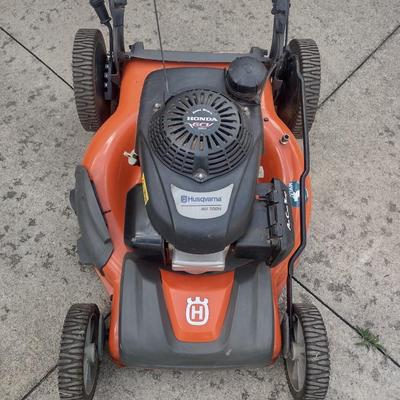 Husqvarna 21" Push Lawnmower with Honda Motor and Grass Catch Bag