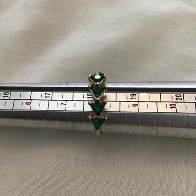 Very nice 10 karat gold plated vintage fashion ring with green Rhinestones