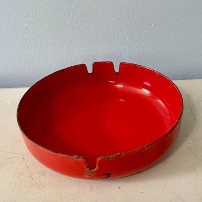 Mixed lot of 3 vintage ashtrays