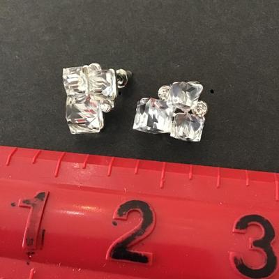 Beautiful ice cube crystal cluster stud earrings