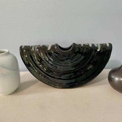 Mixed 3pc vase lot