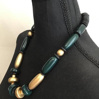Vintage ethnic statement necklace very beautiful. Very nice.