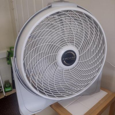 Lasko Cyclone Stationary Floor Fan Working Condition