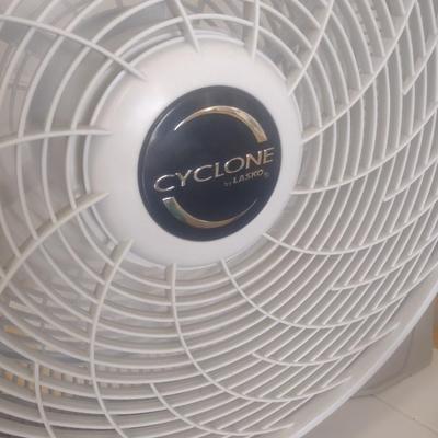 Lasko Cyclone Stationary Floor Fan Working Condition