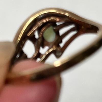 Lot 536 10K yellow gold ring w/ stones
