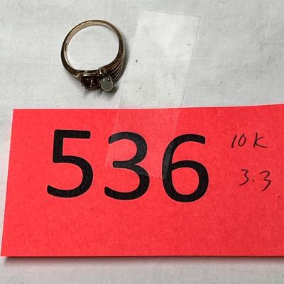 Lot 536 10K yellow gold ring w/ stones