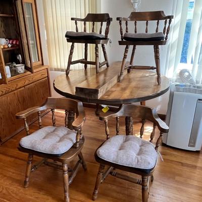 Lot 537 Pine Early American Dinette Set